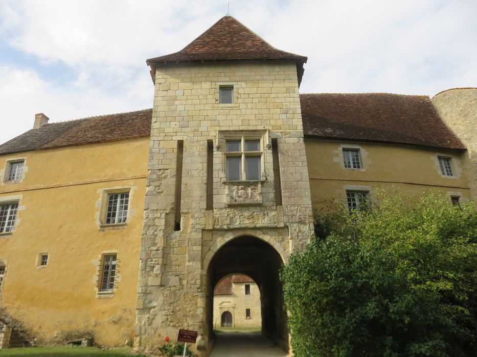 poterne d’entrée, élévation sud