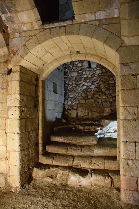 porte d’accès au sous-sol