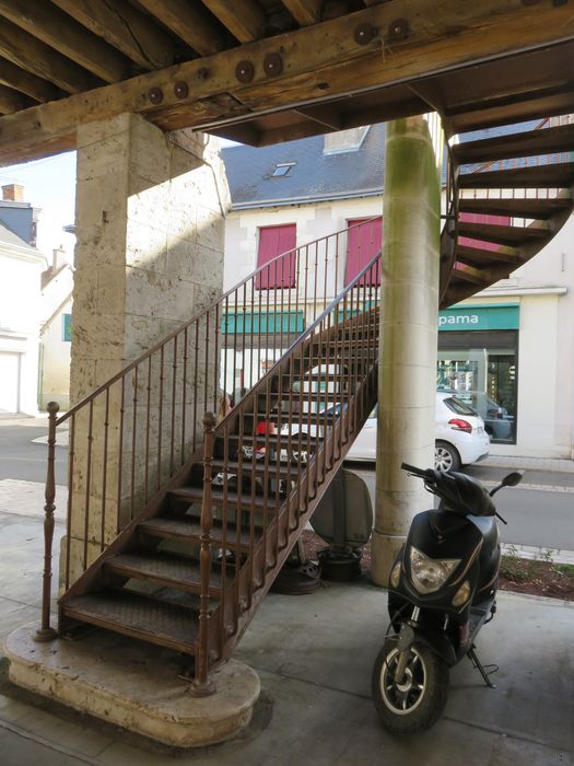 escalier d’accès au 1er niveau
