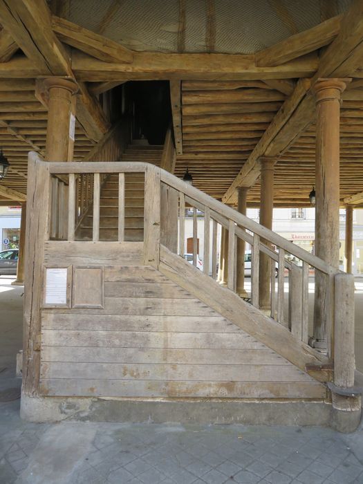 escalier d’accès au 1er niveau
