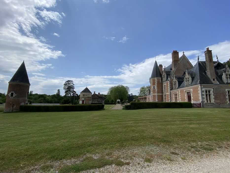 vue partielle des bâtiments depuis l’Est