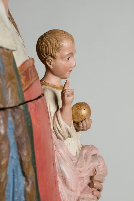 statue : Vierge à l'Enfant, détail