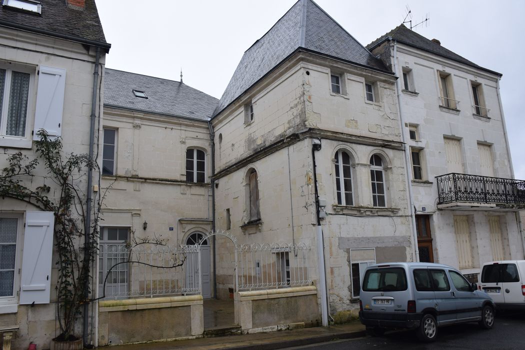 vue générale des façades depuis le rue