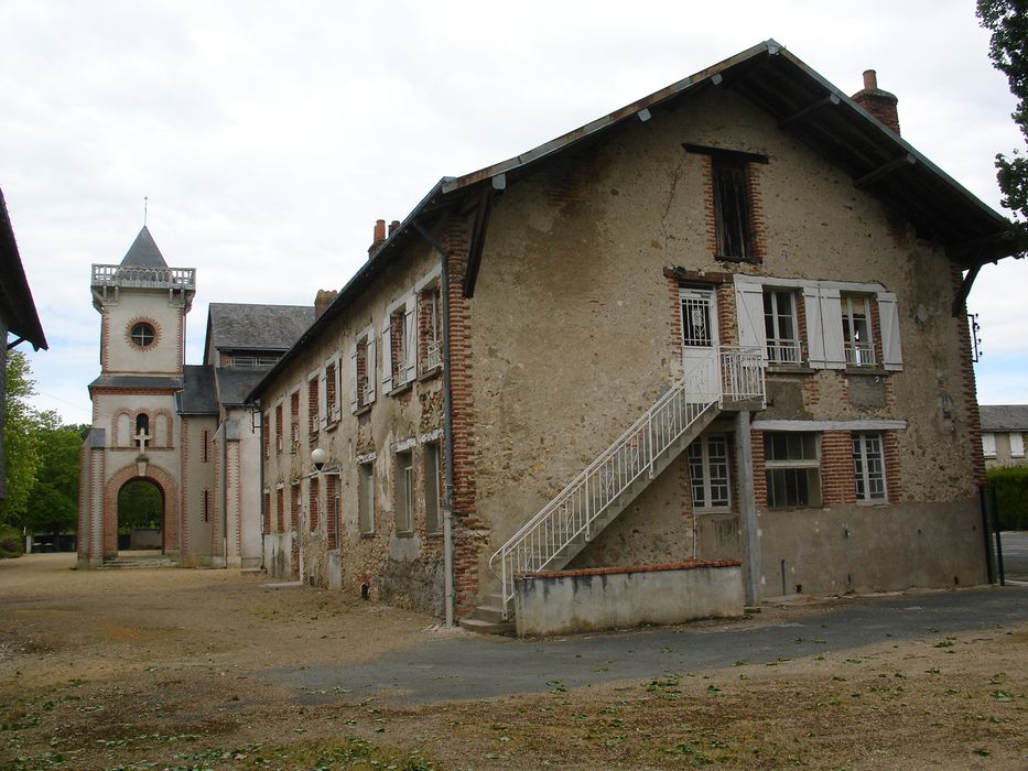 un des bâtiments du site