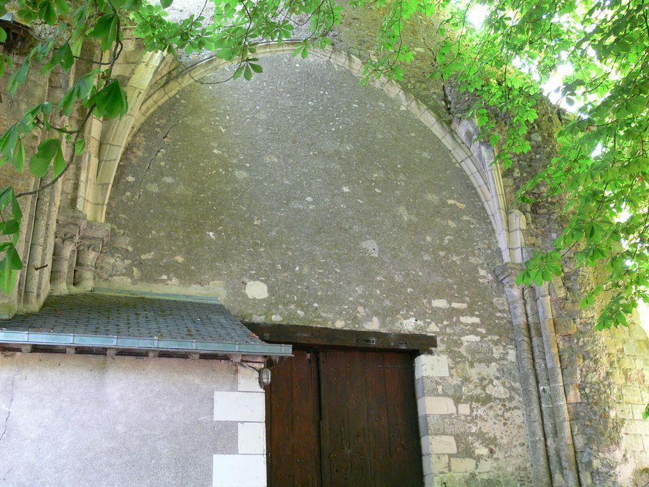 vestiges d’un bâtiment, vue partielle