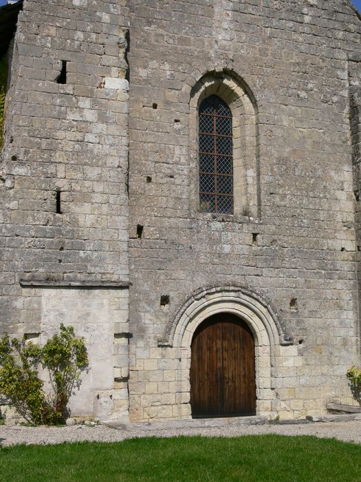 chapelle, façade ouest, vue partielle