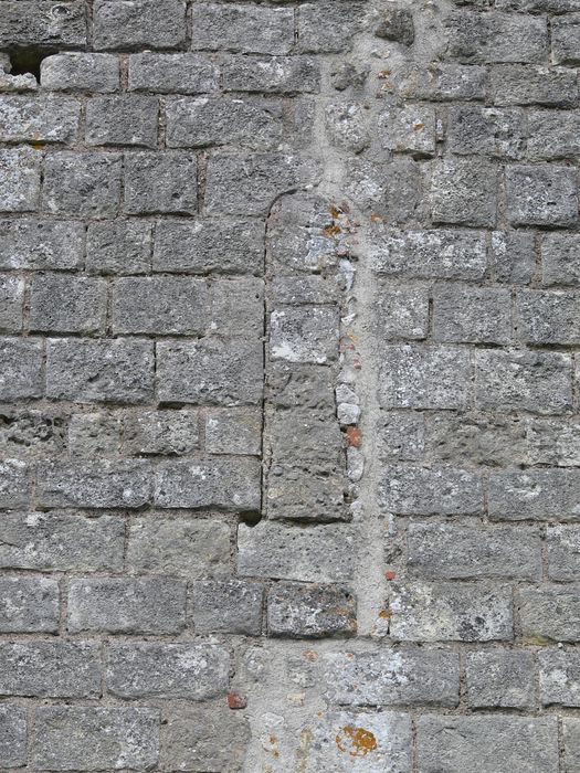 chapelle, façade ouest, détail d’une ancienne baie