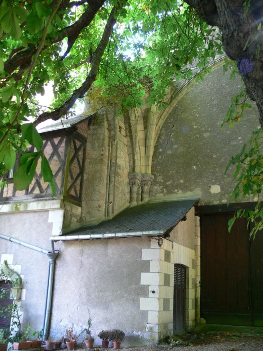 vestiges d’un bâtiment, vue partielle