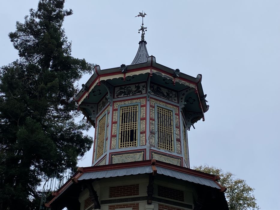 château d’eau du parc, vue partielle