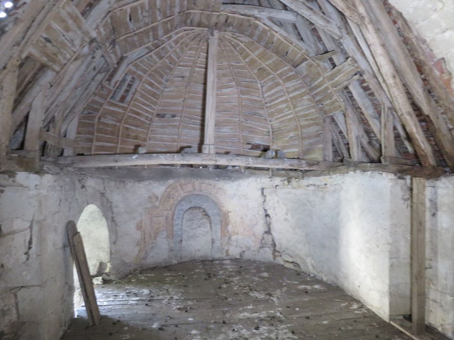 chapelle nord, chevet, vue partielle de la charpente