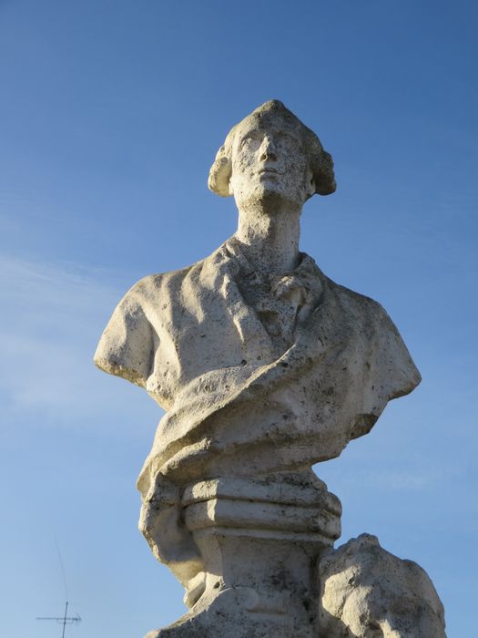 vue partielle du monument