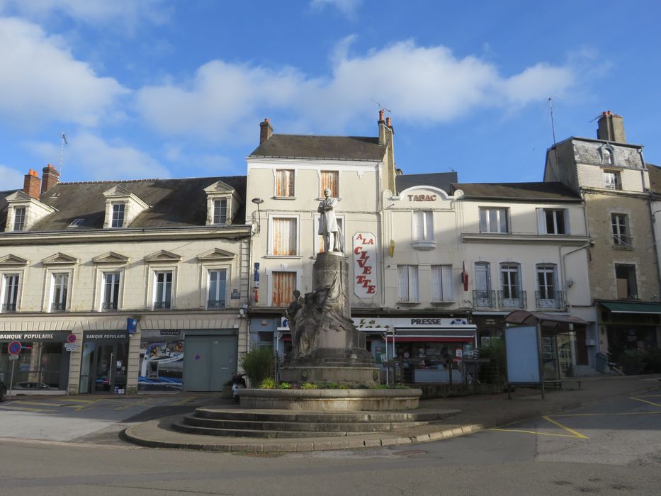 vue générale du monument dans son environnement