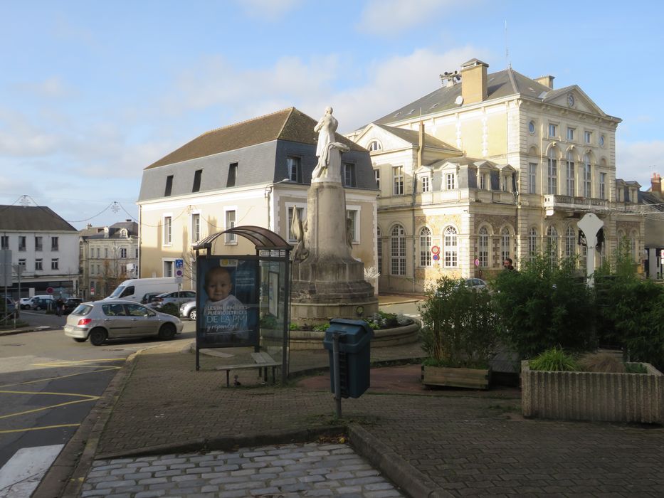 vue générale du monument dans son environnement