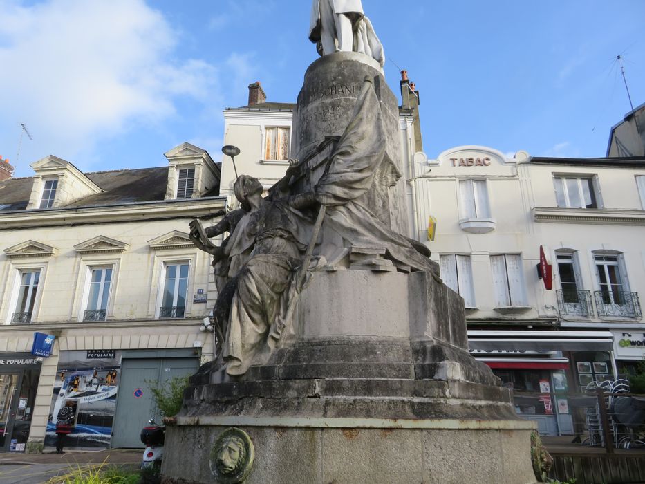 vue partielle du monument