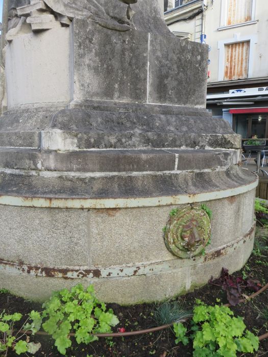 détail de la partie basse