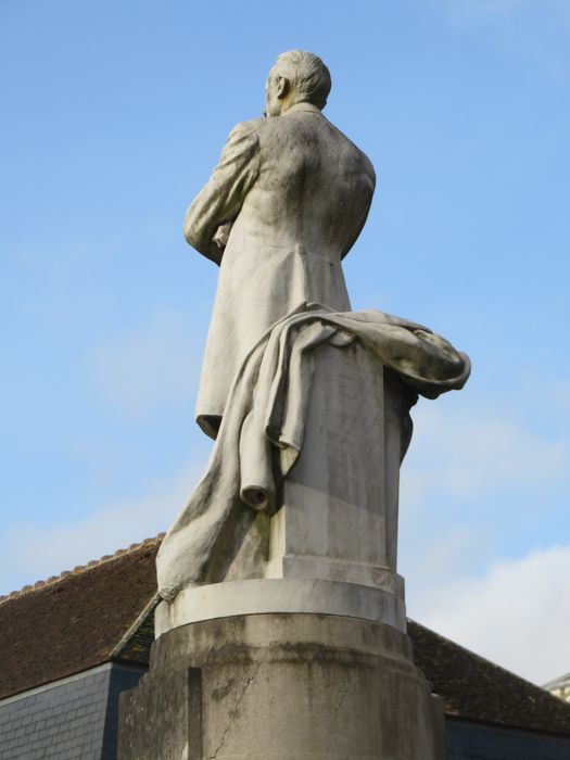 vue partielle du monument