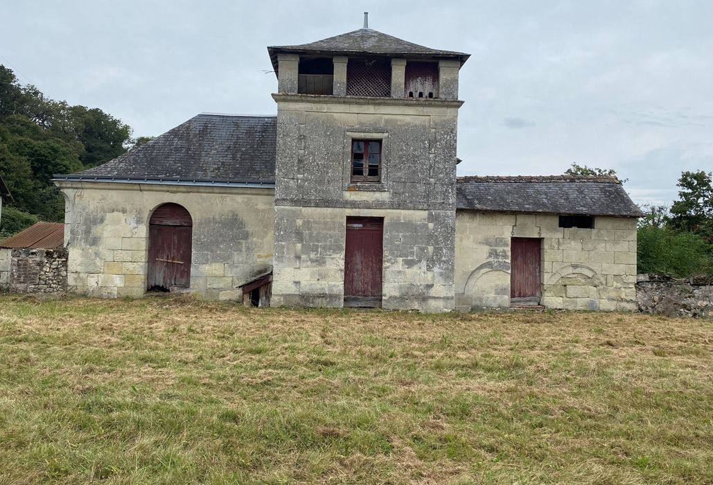 bâtiment de ferme (pigeonnier, porcherie et vacherie), façade sud