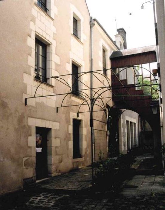 façade perpendiculaire sur rue