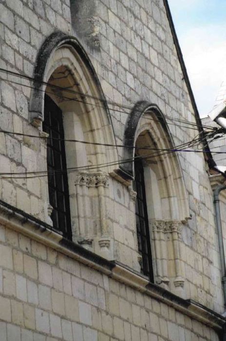 façade sur rue, détail des baies du 1er étage