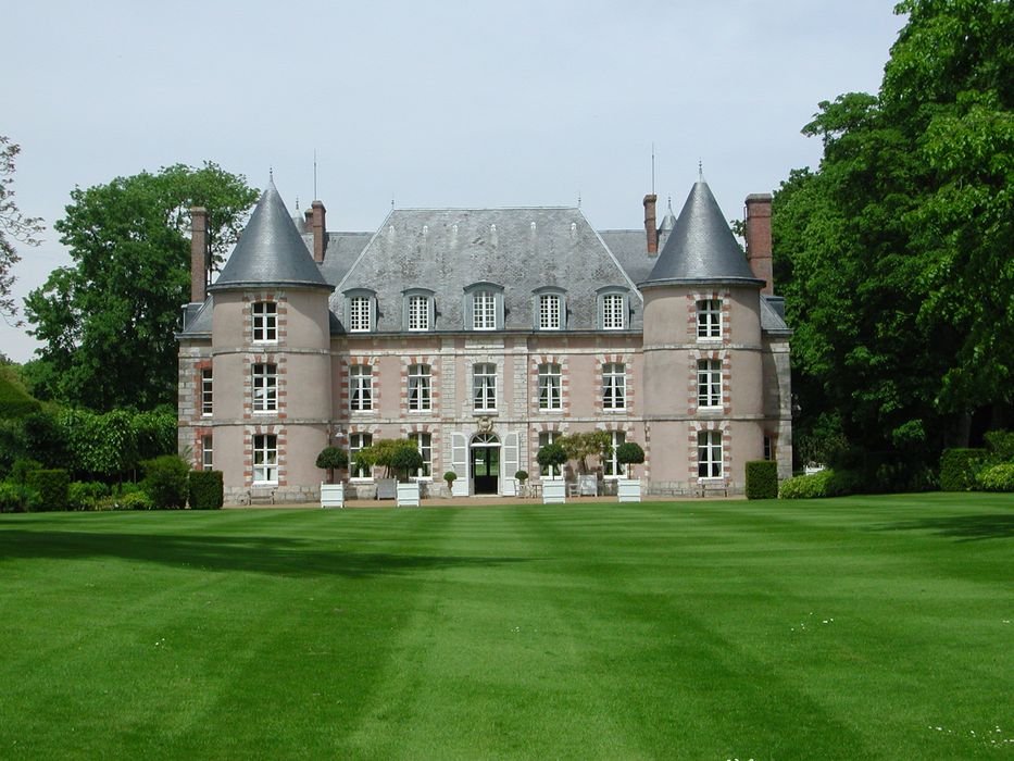 Château : Façade sud, vue générale