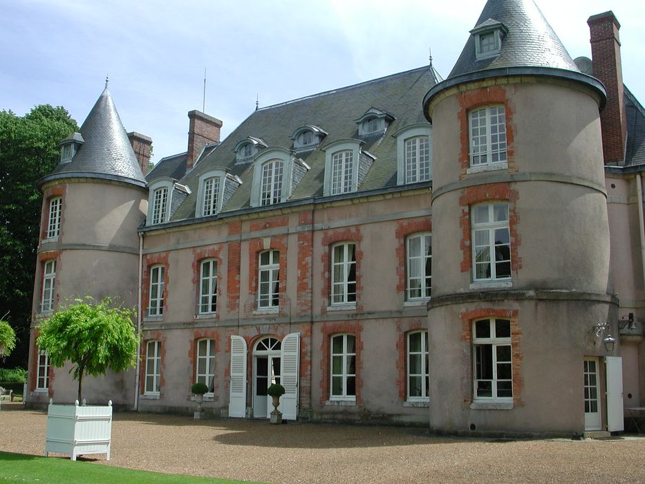 Château : Façade nord, vue générale