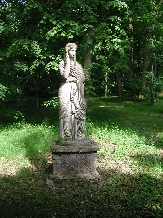 Château : Parc, détail d’une statue