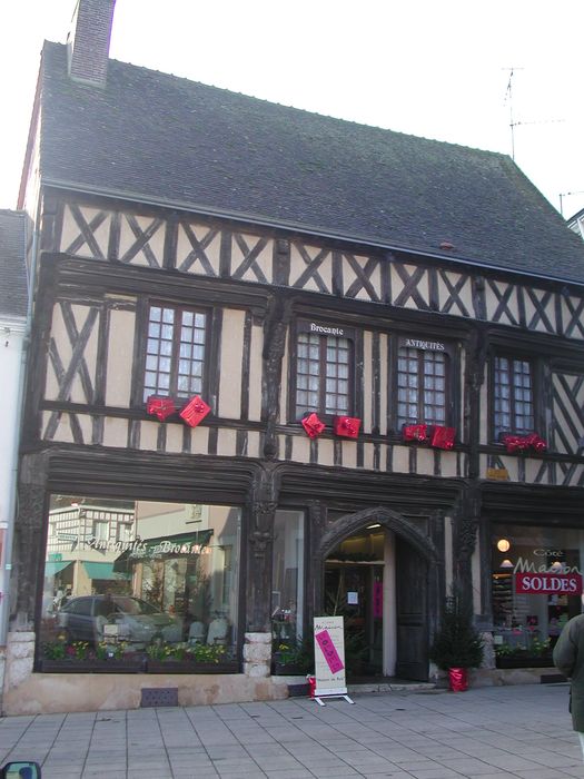 Maison à pans de bois : Façade sur rue, vue générale