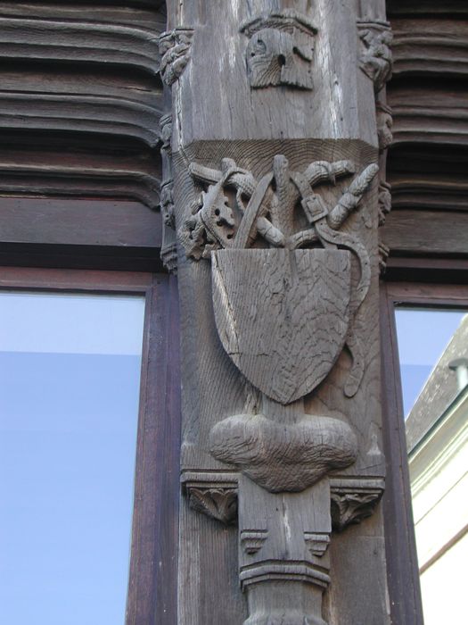 Maison à pans de bois : Façade sur rue, détail