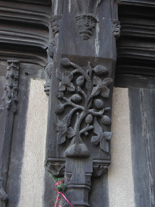 Maison à pans de bois : Façade sur rue, détail