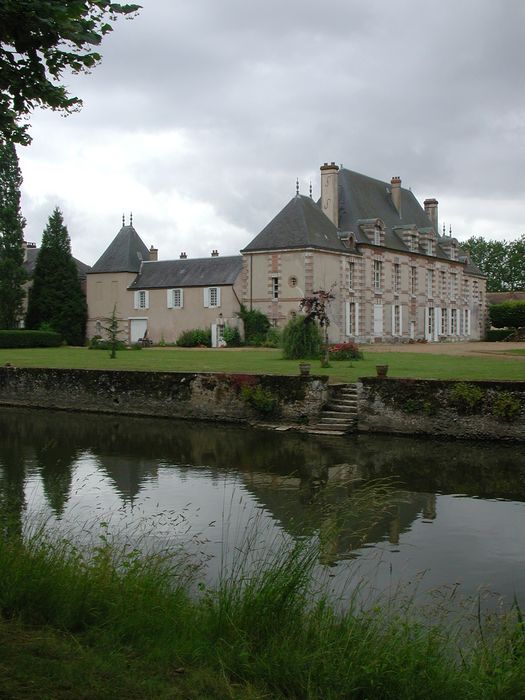 Château de Vauventriers : Ensemble nord-est, vue générale