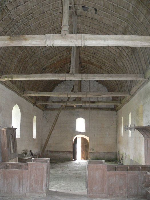 Eglise Saint-Pierre : Nef, vue générale