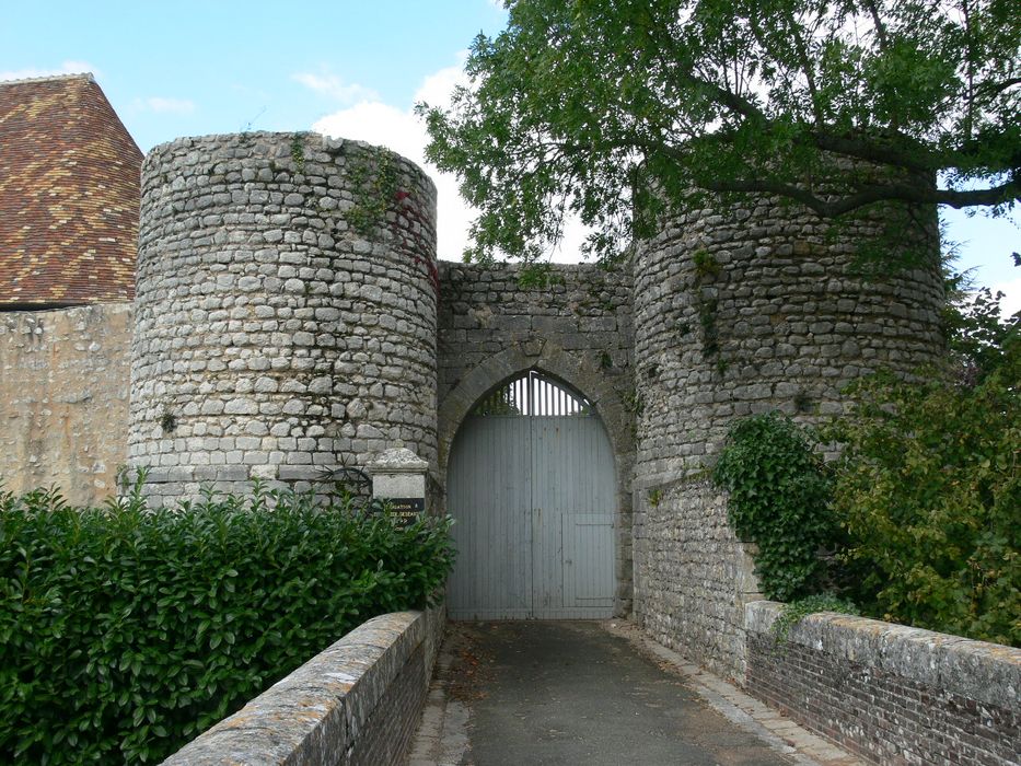 Château : Porterie, accès sud-ouest, vue générale