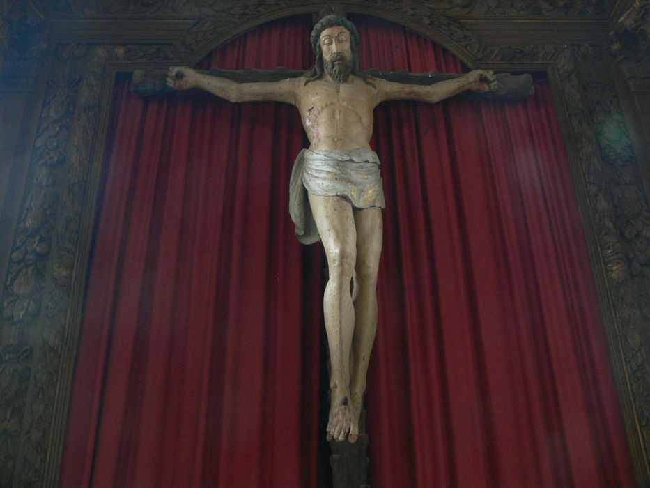 Statue : Christ en croix