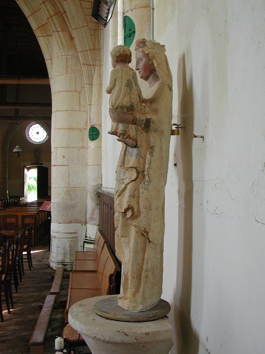 statue : Vierge à l'Enfant, profil gauche, vue générale