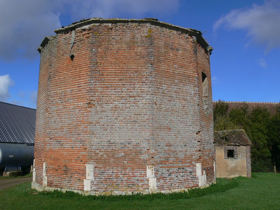 Ferme : Ferme : Pigeonnier, vue générale