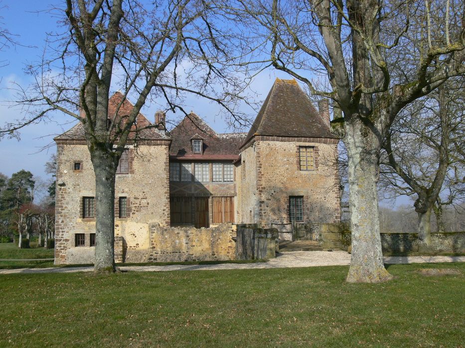 Château de la Gadelière : Ensemble sud-est, vue générale