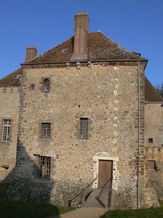 Château de la Gadelière : Façade ouest, vue partielle