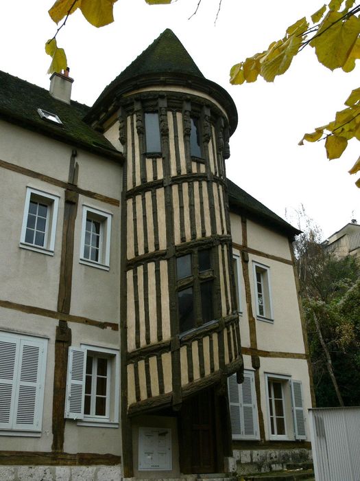 Maison dite de la Reine Berthe : Façade sur rue, vue partielle