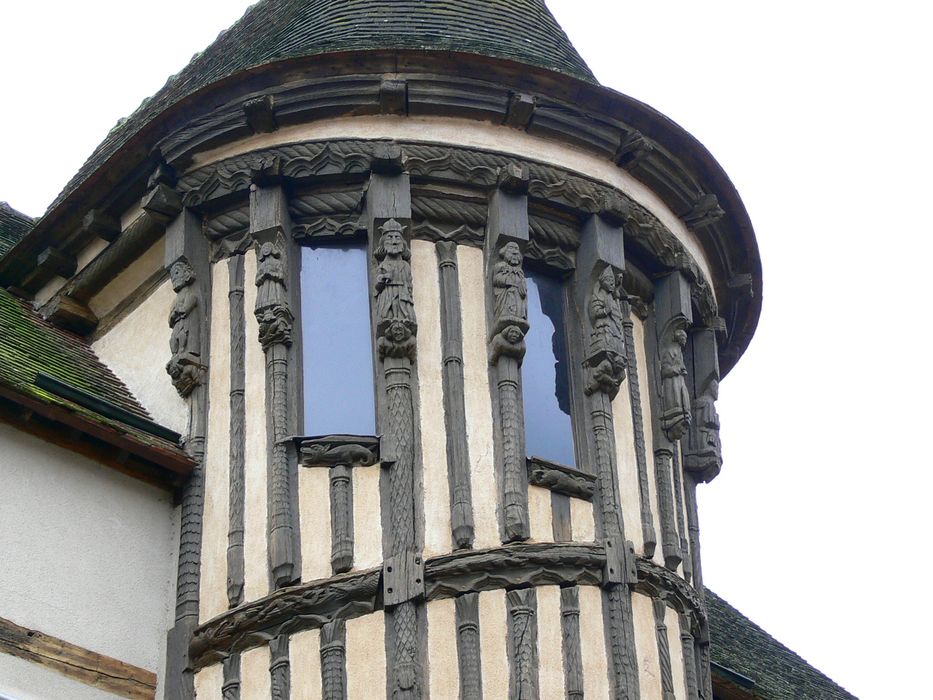 Maison dite de la Reine Berthe : Tour d’escalier, vue partielle