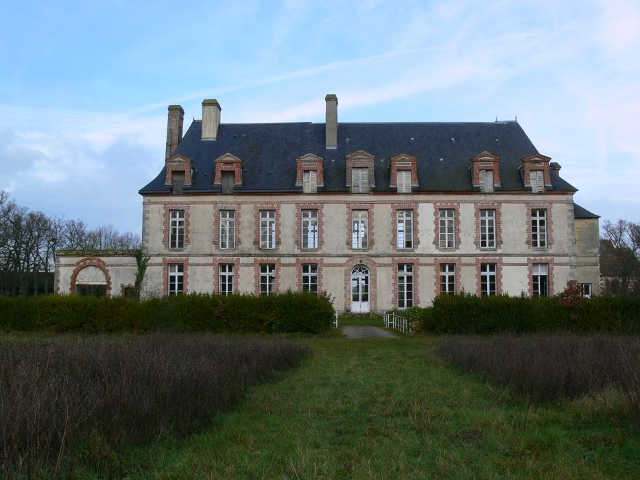 Château du Boullay-Thierry : façade sud, vue générale