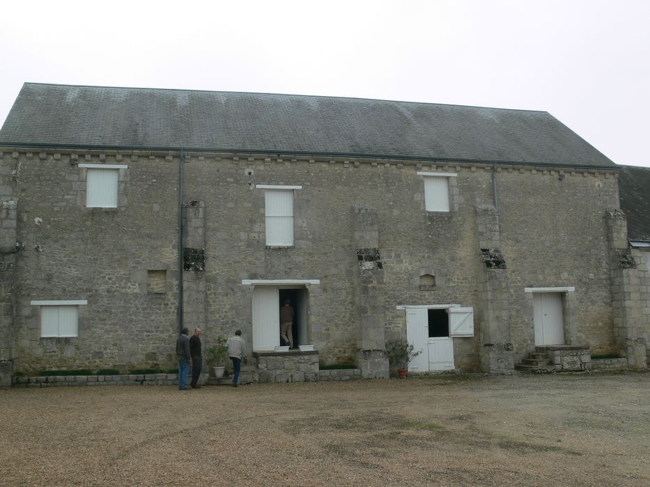 Ancienne grange dîmière : Façade nord-ouest, vue générale