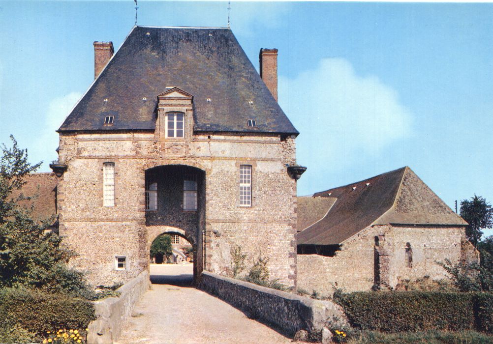 Ferme du Rouvray : Ferme du Rouvray : Porterie, façade ouest, vue générale