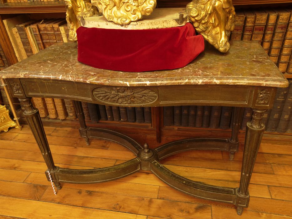 Console : vue de haut - © conservation régionale des Monuments historiques Bourgogne-Franche-Comté