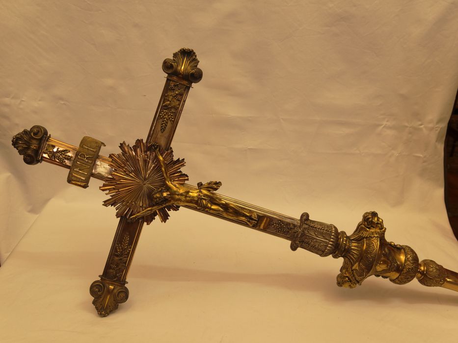 Croix de procession : vue partielle de la croix
