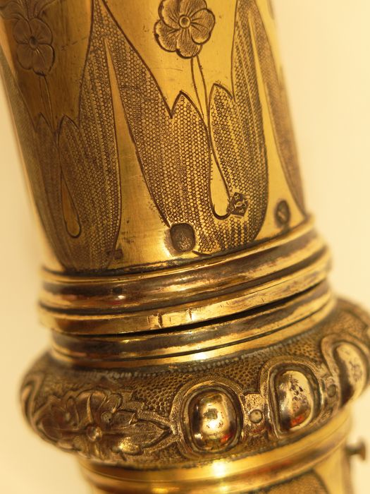 Croix de procession : détail du poinçon de titre sur la hampe