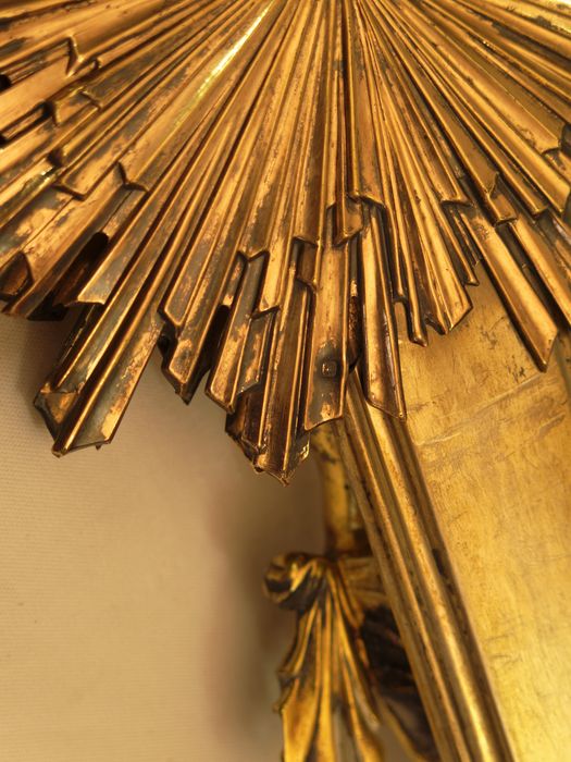 Croix de procession : détail du poinçon de titre sur les rayons de la gloire