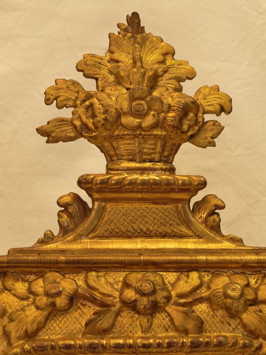 Reliquaire : détail du décor supérieur