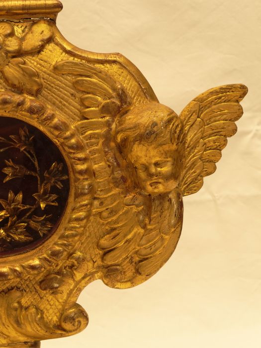 Reliquaire : détail de l'angelot latéral senestre