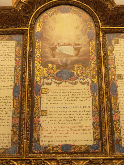 Canons d'autel : vue partielle de la partie centrale du canon central