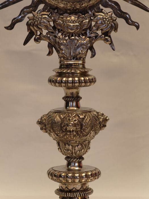 Ostensoir : vue partielle de la tige et du noeud - © conservation régionale des Monuments historiques Bourgogne-Franche-Comté